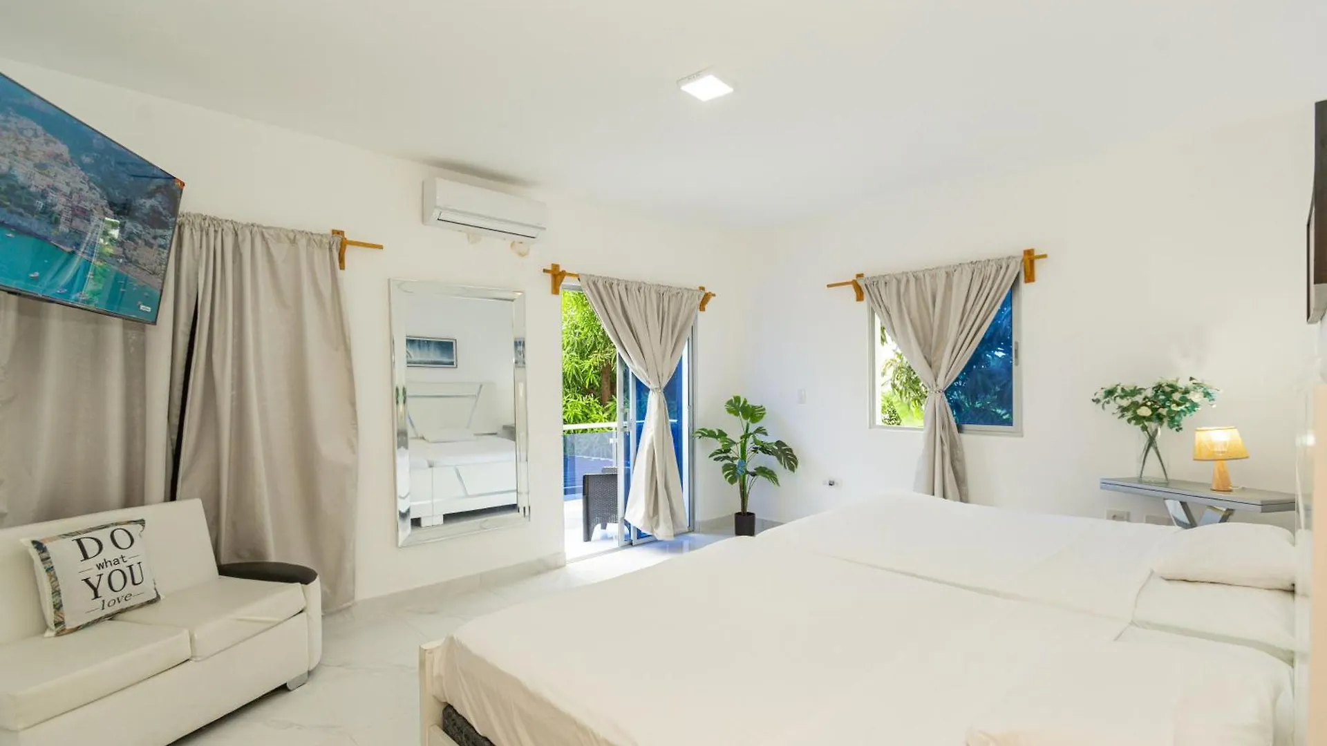 Crown Ll-Guest Friendly-3 Bedrooms-Pool-Close To Everything! Puerto Plata